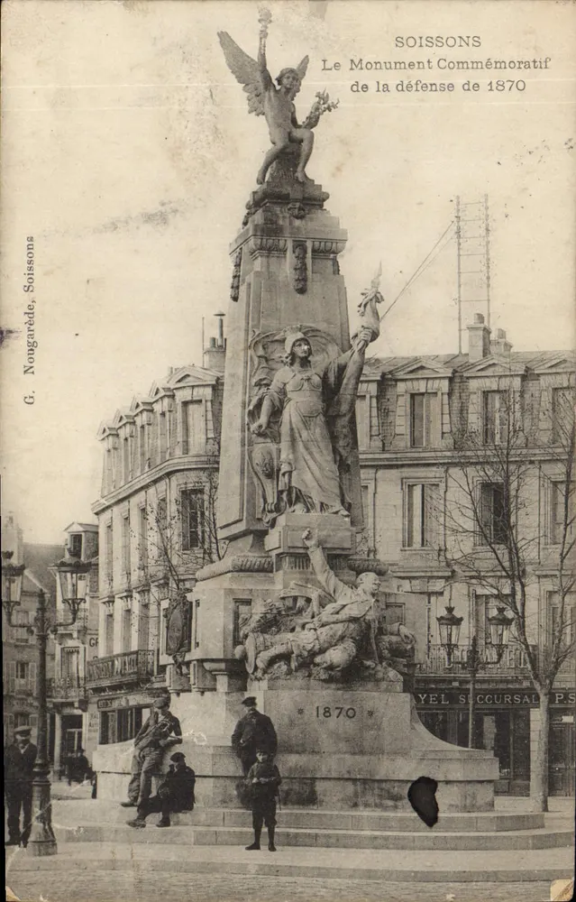 Soissons — Gedenkmonument der Verteidigung von 1870 — G. Nougardèle, Soissons - Vorderseite