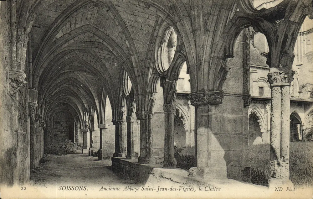 Soissons — Alte Abtei Saint-Jean-des-Vignes, der Cloister — ND Phot - Vorderseite