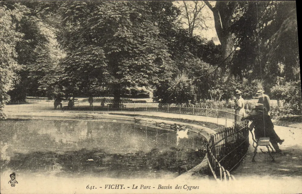Vichy - Het Park - Zwanenbekken — uitgever LE, nr. serie 641 - Voorkant