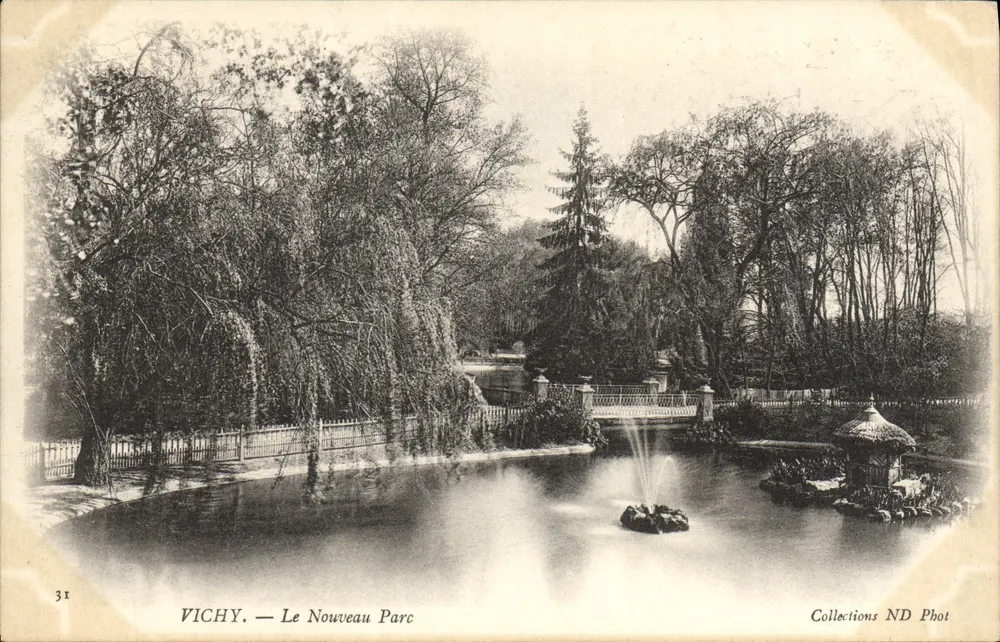 Vichy — Nowy Park — Collections ND Phot - Awers