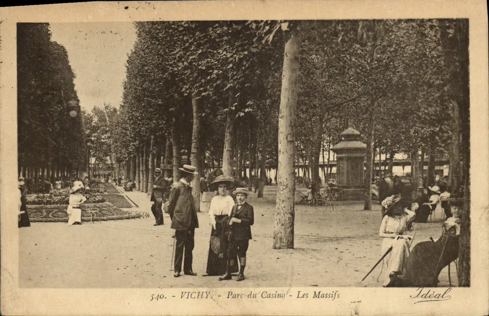 Vichy - Parque do Casino - Os Maciços — Ideal, n° 540 - Frente