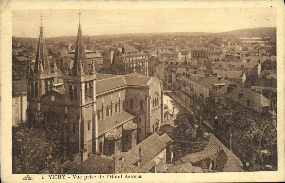 Vichy — Ansicht vom Hotel Astoria - Vorderseite