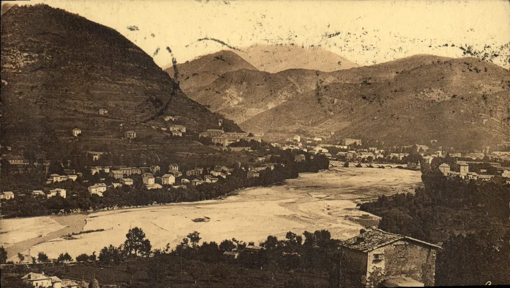 Digne-les-Bains — Viertel der Sèbe, im Hintergrund der Blayeul (2.181 m.) — E. Chrétien, Tabakgeschäft, Digne - Vorderseite