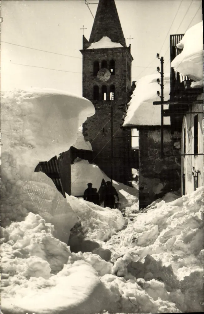 Montgenèvre — Vista nevada com igreja — Edições Fotográficas M. Thomas, Briançon - Frente