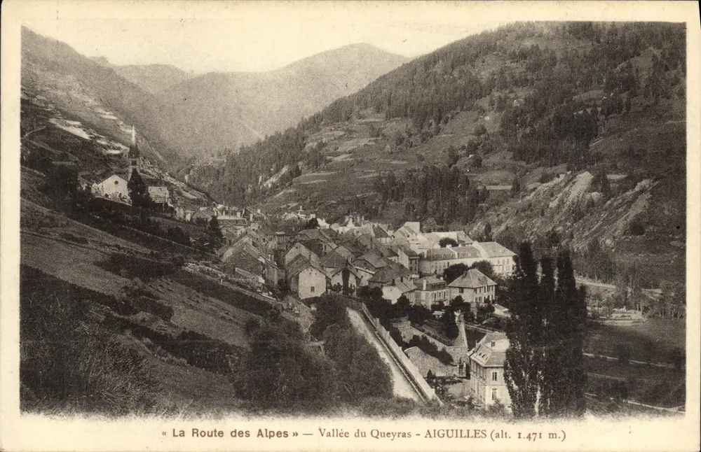 Aiguilles — Tal des Queyras — « La Route des Alpes » — H. 1.471 m. - Vorderseite