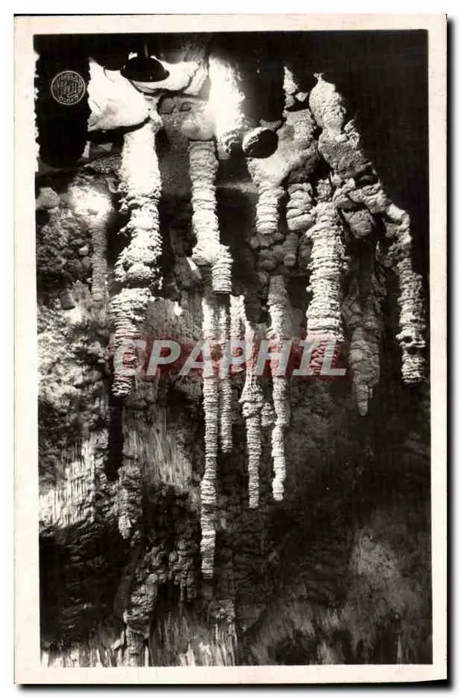 Aven d'Orgnac — Abgeknickte Stalaktiten — westlicher Teil der oberen Halle — Foto Albert Parret, Paul-Saint-Esprit (Gard) — n° 402 - Vorderseite