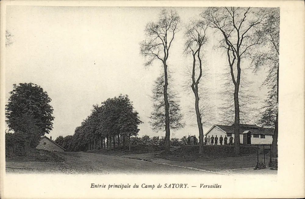 Haupttor des SATORY-Lagers — Versailles - Vorderseite