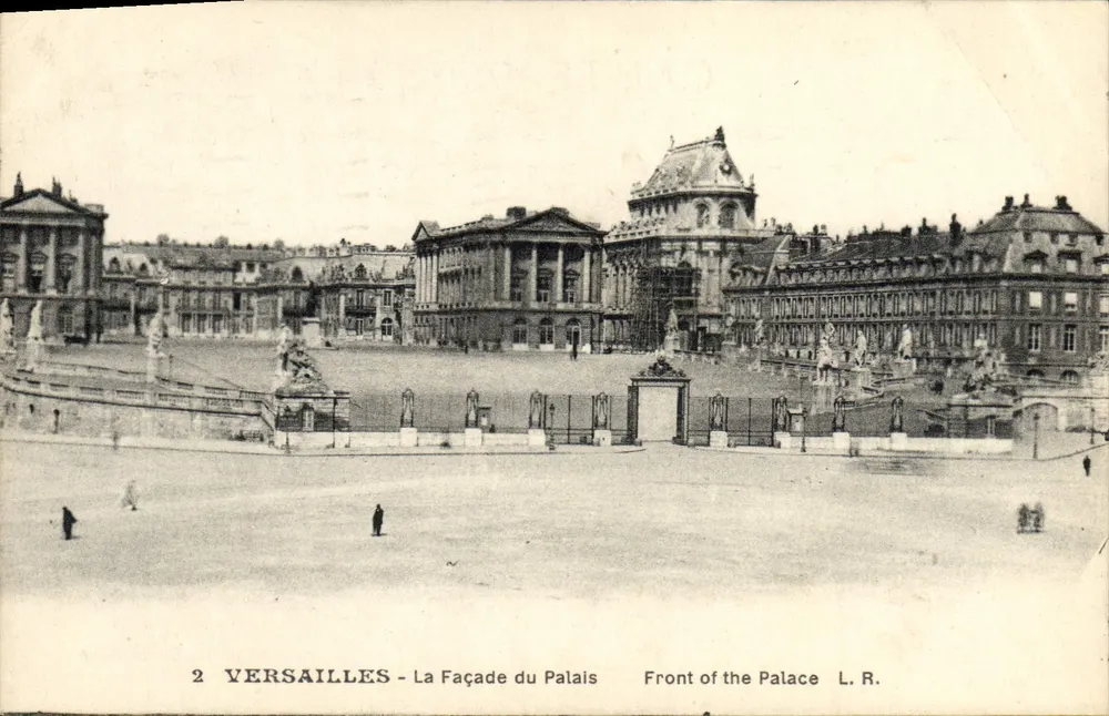 Versalhes - A Facha do Palácio — L. R. — n°2 - Frente