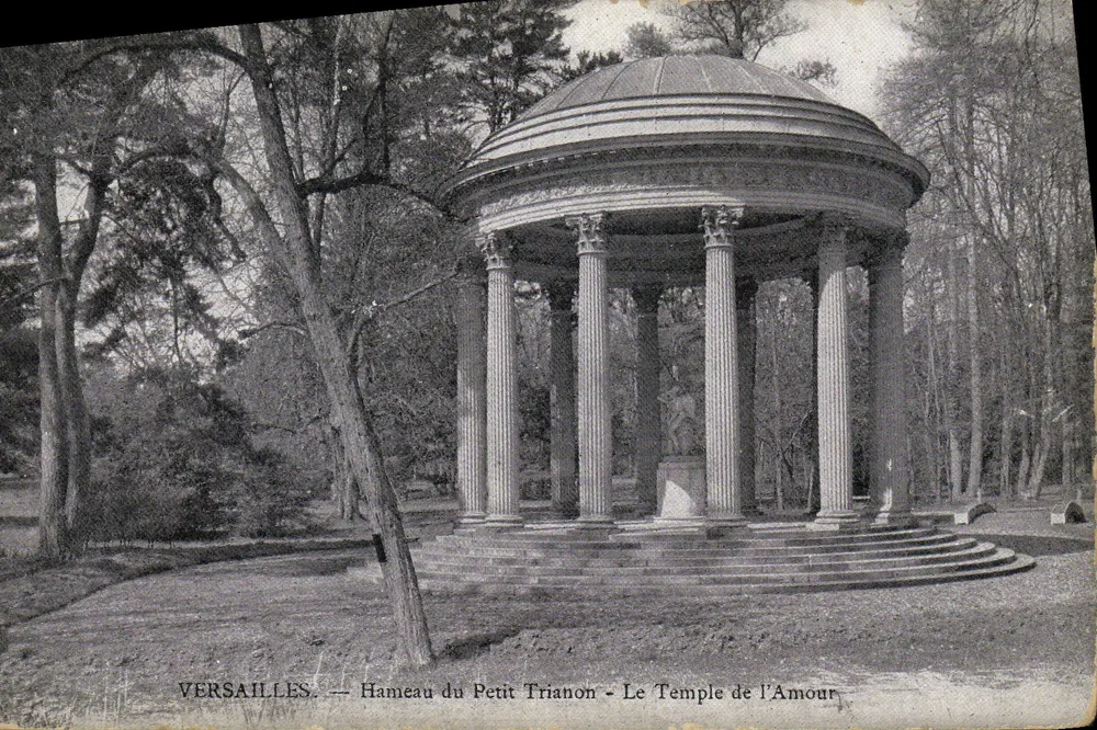 Versailles — Hameau du Petit Trianon — Der Tempel der Liebe - Vorderseite