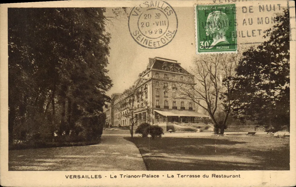 Versailles - Le Trianon-Palace - La Terrasse du Restaurant — Verleger nicht sichtbar, Seriennummer nicht lesbar - Vorderseite