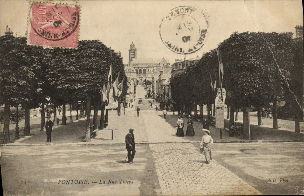 Pontoise — La Rue Thiers — ND Phot - Frente