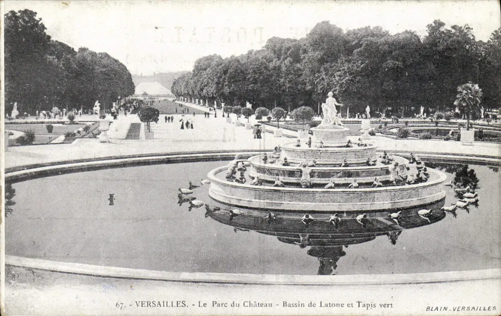 Versailles - Der Park des Schlosses - Bassin von Latone und Grünflächen - Blain Versailles - Vorderseite