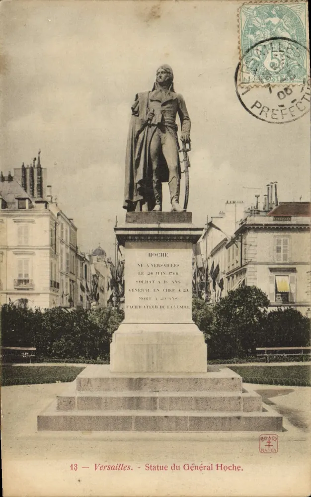 Versailles — Statua generała Hoche — wydawca WATGE n°13 - Awers