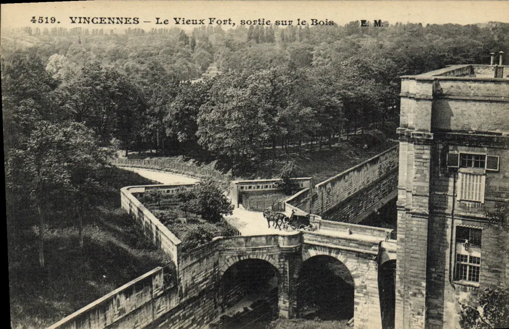 Vincennes — Das Alte Schloss, Ausgang zum Wald — E.M. n°4519 - Vorderseite
