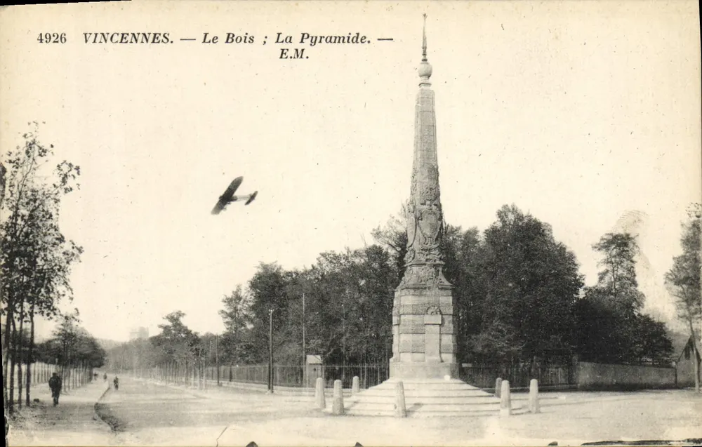 Vincennes — O Bosque ; A Pirâmide — E.M. - Frente