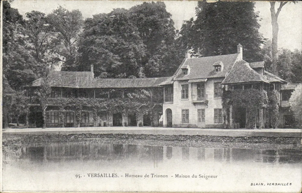 Versailles - Hameau de Trianon - Maison du Seigneur — Blain, Versailles - Vorderseite