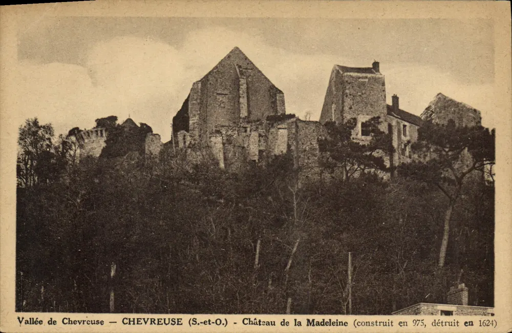 Vale de Chevrcuse — CHEVREUSE (S.-et-O.) — Castelo de La Madeleine (construído em 975, destruído em 1624) - Frente