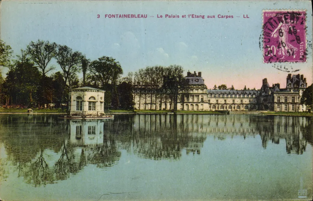 Fontainebleau — Das Schloss und der Karpfenteich — LL - Vorderseite
