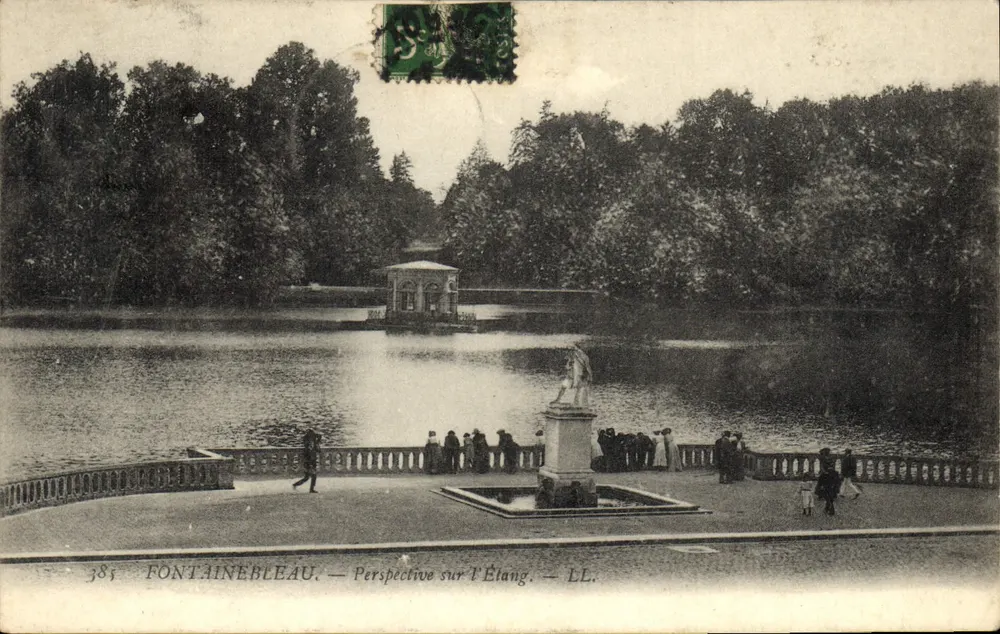 Fontainebleau — Perspectiva sobre o Lago — LL. — N° 385 - Frente