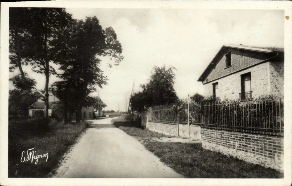 Vista da estrada em La Houssaye — Editor E. Mignon, n° 2830 - Frente