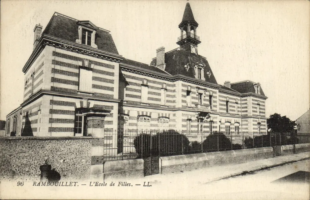 Rambouillet — A Escola de Meninas — LL. - Frente