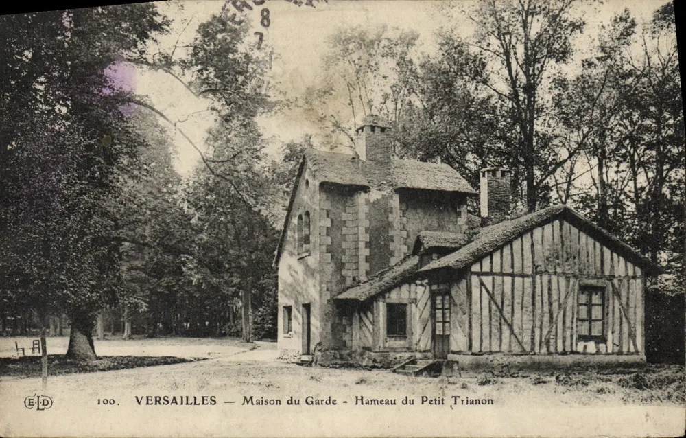 Versailles — Wachhaus - Dorf Petit Trianon - Vorderseite