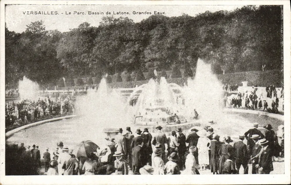 Versailles - Der Park. Bassin de Latone. Große Fontänen. - Vorderseite