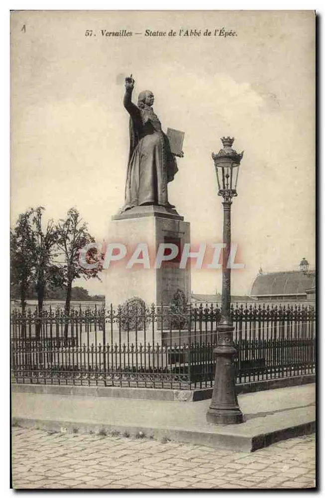 वर्साय — एबे डी ले एपीये की प्रतिमा - आगे