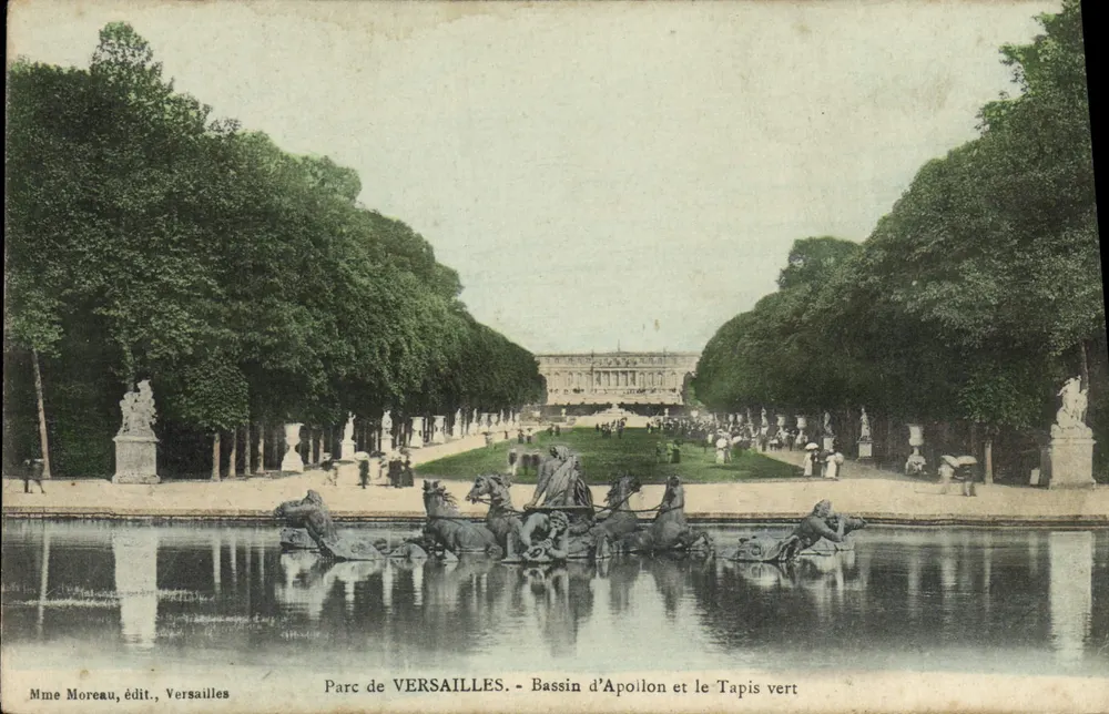 Parc de VERSAILLES - Bassin d'Apoillon et le Tapis vert — Mme Moreau, édit., Versailles - Recto