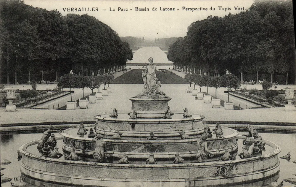 Versailles — Der Park - Bassin de Latone - Ansicht des Gras Teppichs — E.D. - Vorderseite