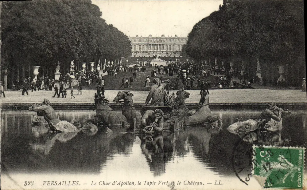 Versailles — Das Wagen des Apollon, der Grün Teppich und das Schloss — LL. Nr. 323 - Vorderseite