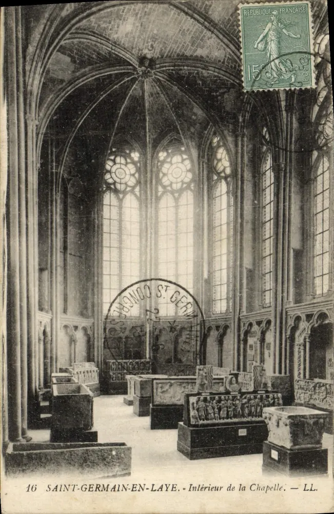 Saint-Germain-en-Laye — Interior da Capela — LL. n°16 - Frente