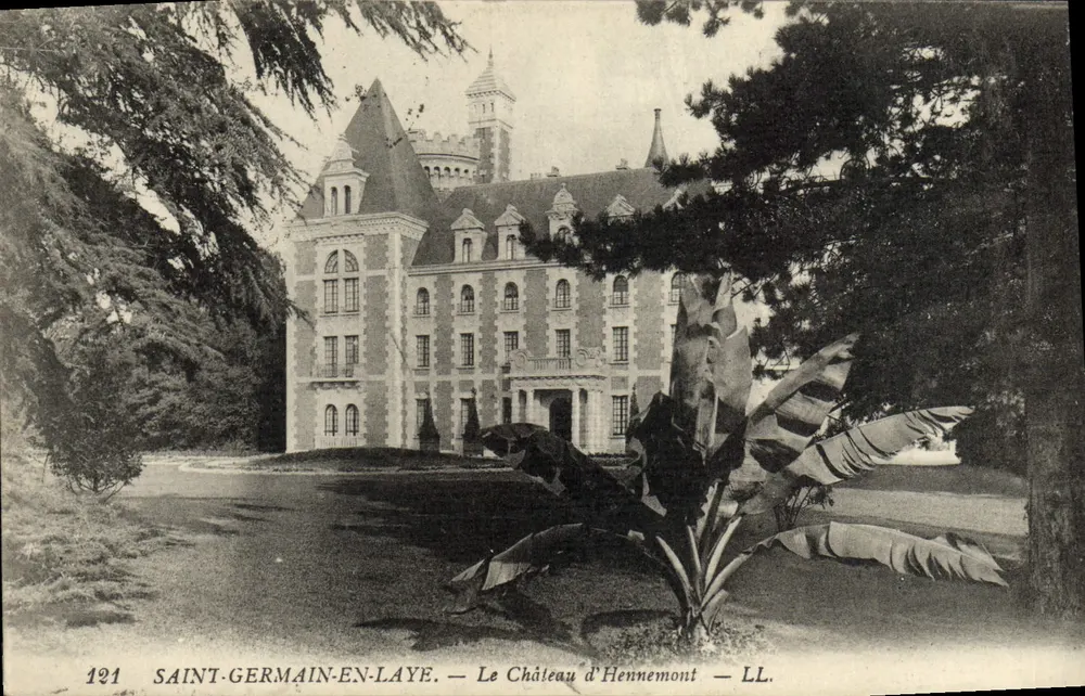 Saint-Germain-en-Laye — O Castelo de Hennemont — LL. - Frente