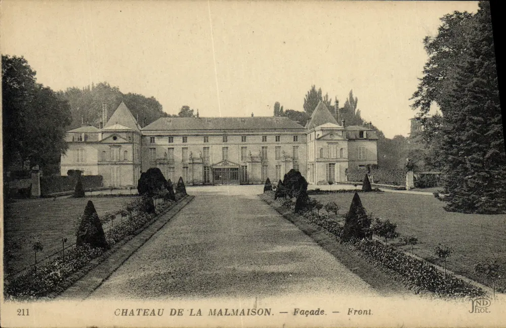 Zamek La Malmaison — Fronton — Front — JND Fot. - Awers
