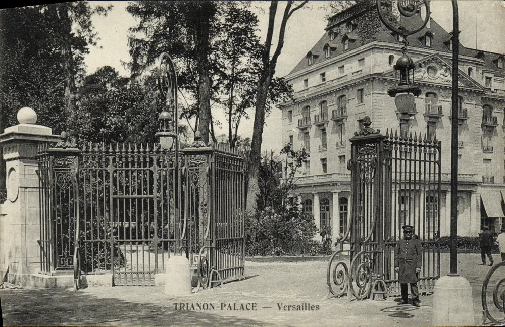 Trianon-Palace — Versailles — Héliotypie Bourdier - Frente