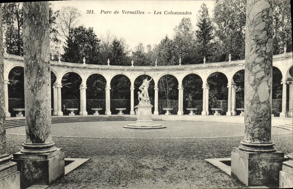 Parque de Versalhes — As Colunatas — Héliotype A. Bourdier - Frente