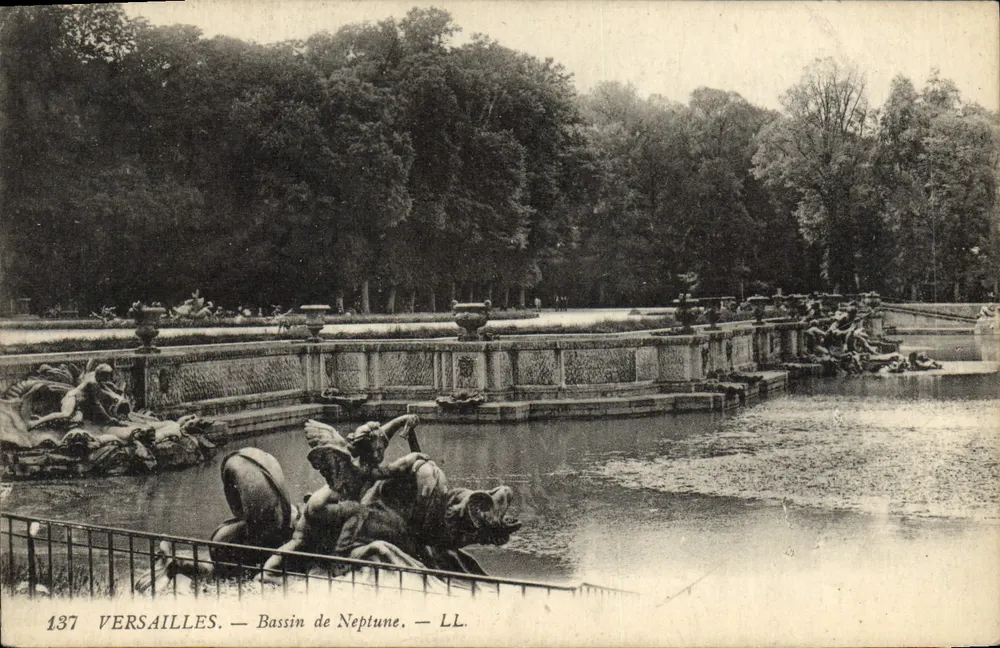 Versailles — Bassin de Neptune — LL. — n° 137 - Frente