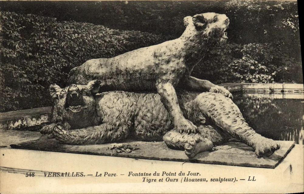 Versailles — Der Park — Fontaine du Point du Jour — Tiger und Bär (Houzeau, Bildhauer) - Vorderseite