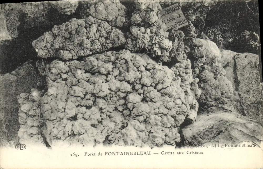 Wald von FONTAINEBLEAU — Grotte aux Cristaux - Vorderseite