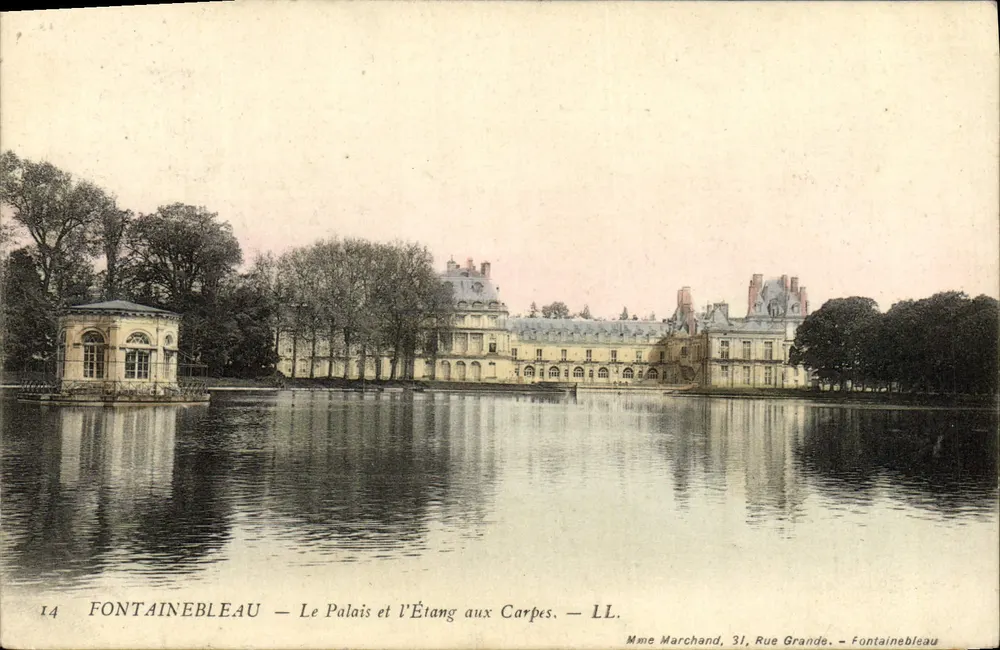 Fontainebleau — Das Schloss und der Karpfenteich — Mme Marchand, 31 Rue Grande - Vorderseite
