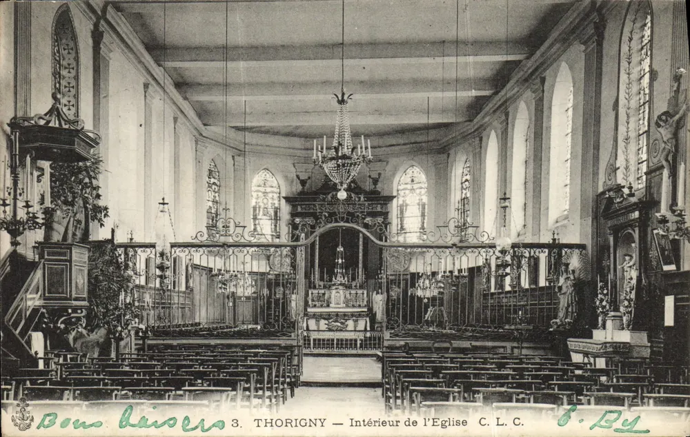 Thorigny — Interior da Igreja — C. L. C. — B. By - Frente