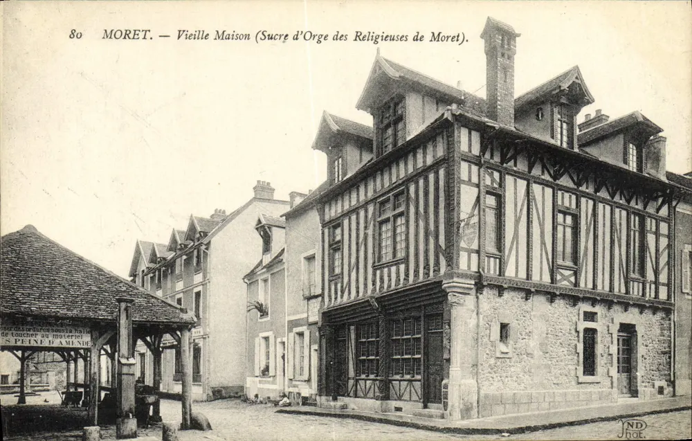 Moret — Altes Haus (Sucrerie d'Orge des Religieuses de Moret) - Vorderseite