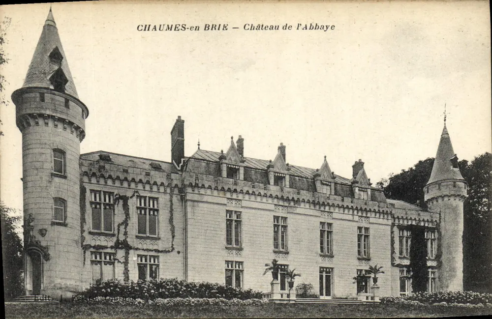 Châumes-en-Brie — Castelo da Abadia — Fototipias Paris - Frente