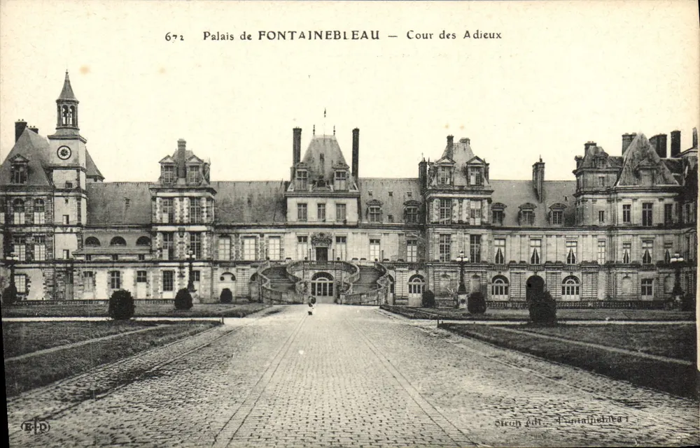 Schloss FONTAINEBLEAU — Cour des Adieux — Verlag: Deley, Paris - Vorderseite