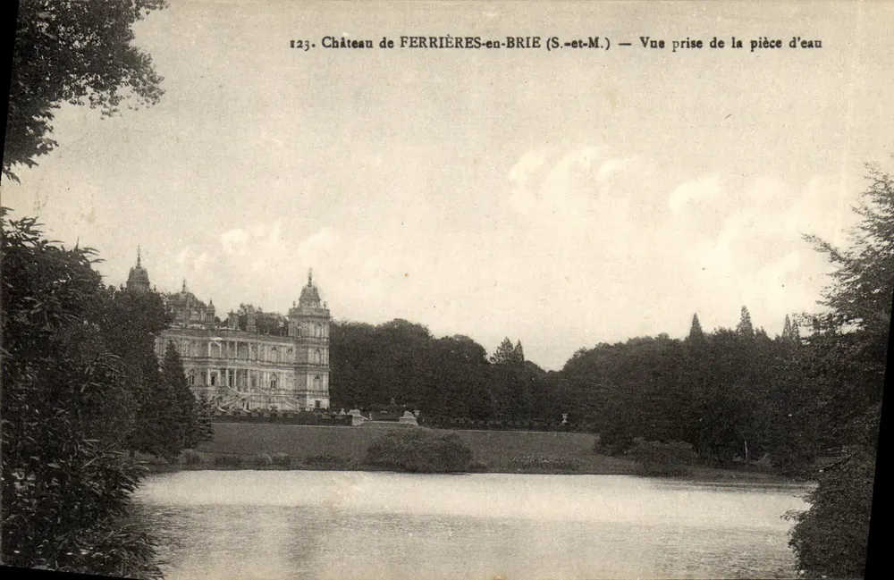 Schloss Ferrières-en-Brie — Ansicht vom Wasserbecken — Photo-Edit. E. Migron, Seine-et-Marne, n°123 - Vorderseite