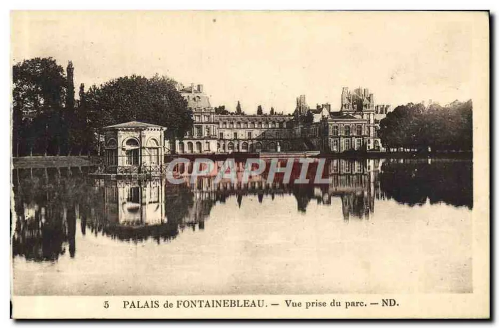 Schloss Fontainebleau — Ansicht vom Park aus — ND. - Vorderseite
