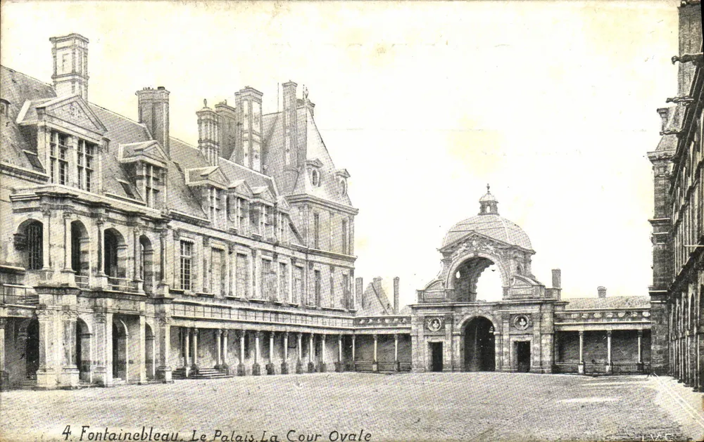 Fontainebleau. Das Schloss. Der Ovalhof — n°4 — G.B.N.G. - Vorderseite