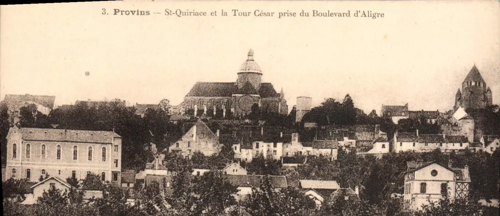 Provins — St-Quiriac und die Turm César vom Boulevard d'Aligre aus - Vorderseite