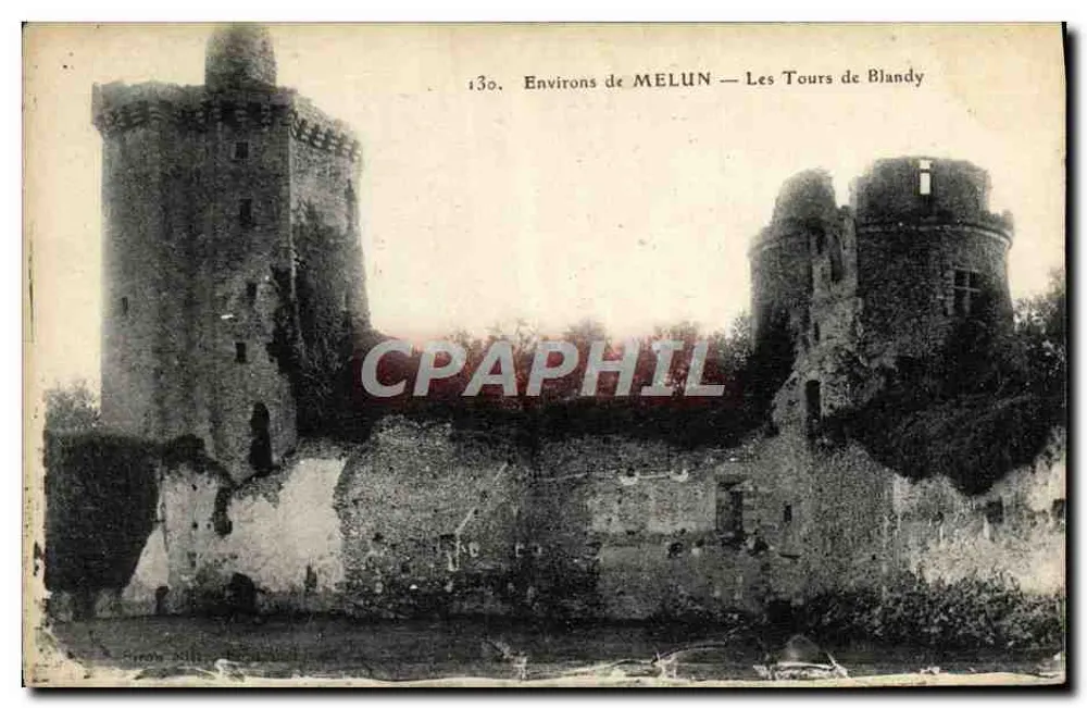 Arredores de MELUN — As Torres de Blandy — 130 - Frente