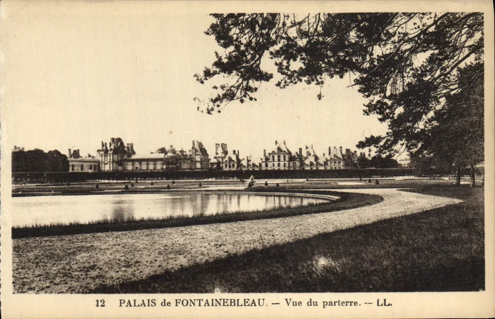 Schloss Fontainebleau — Ansicht des Parterres — LL. - Vorderseite